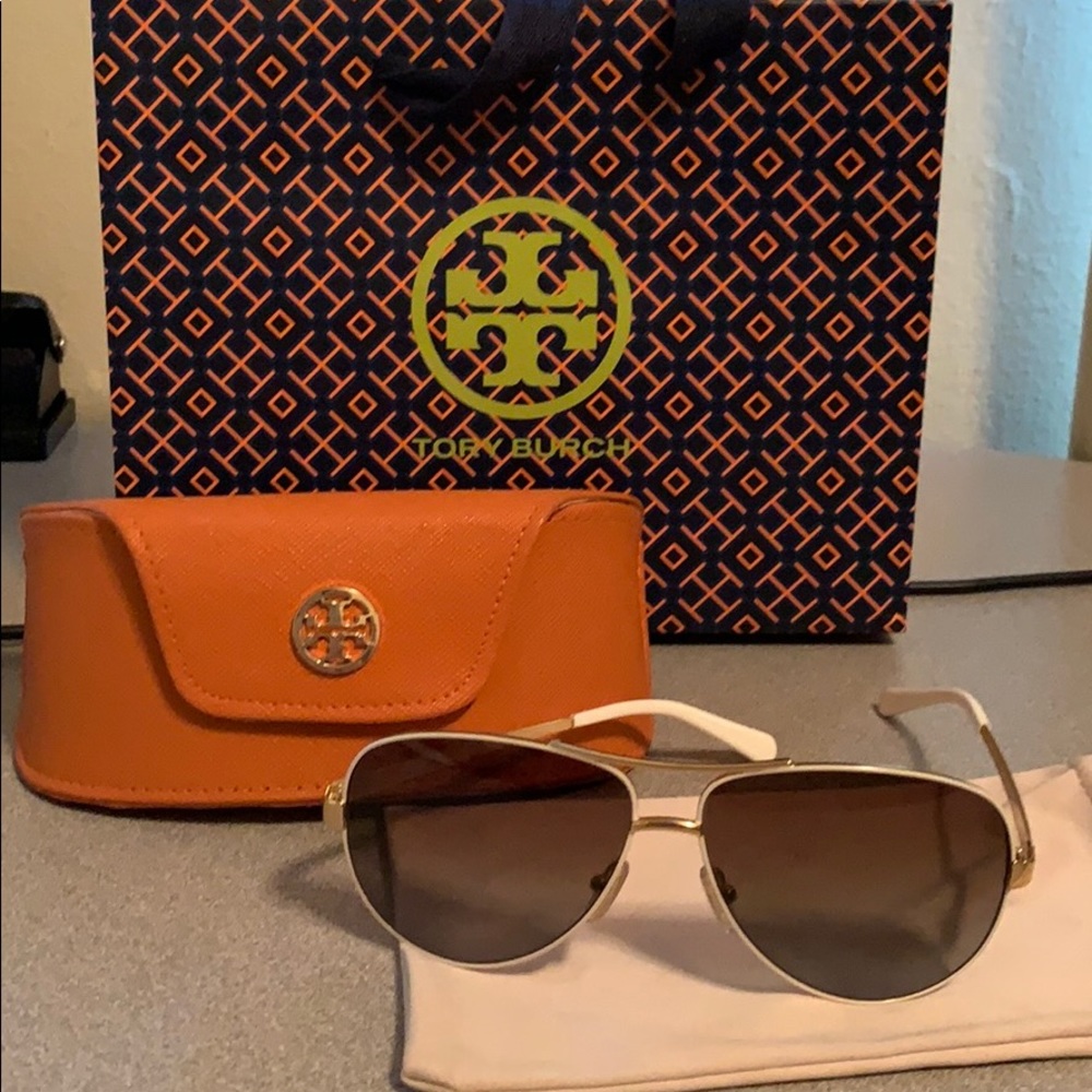 TORY BURCH SUNGLASSES w/case and gift bag